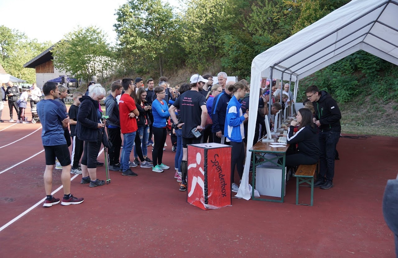 Bild vom 11. Benefizlauf im Jahr 2019. Dies ist das 73. Bild.